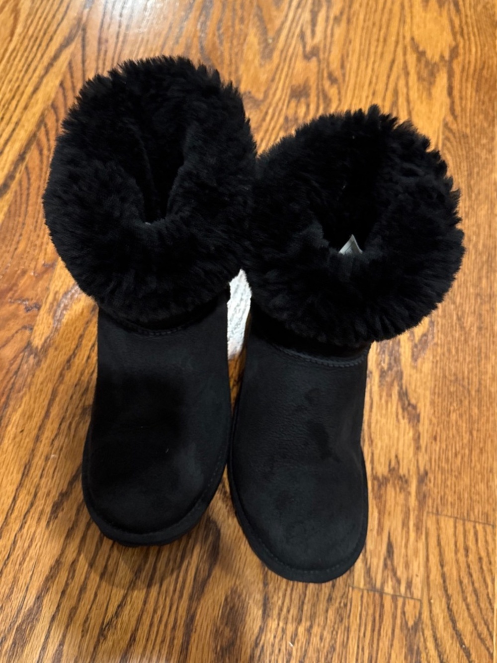 Black classic short UGG boots size 8